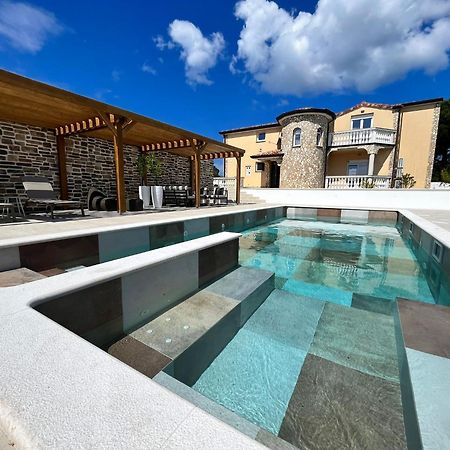 Olivea Luxury Suites Fažana Exterior foto